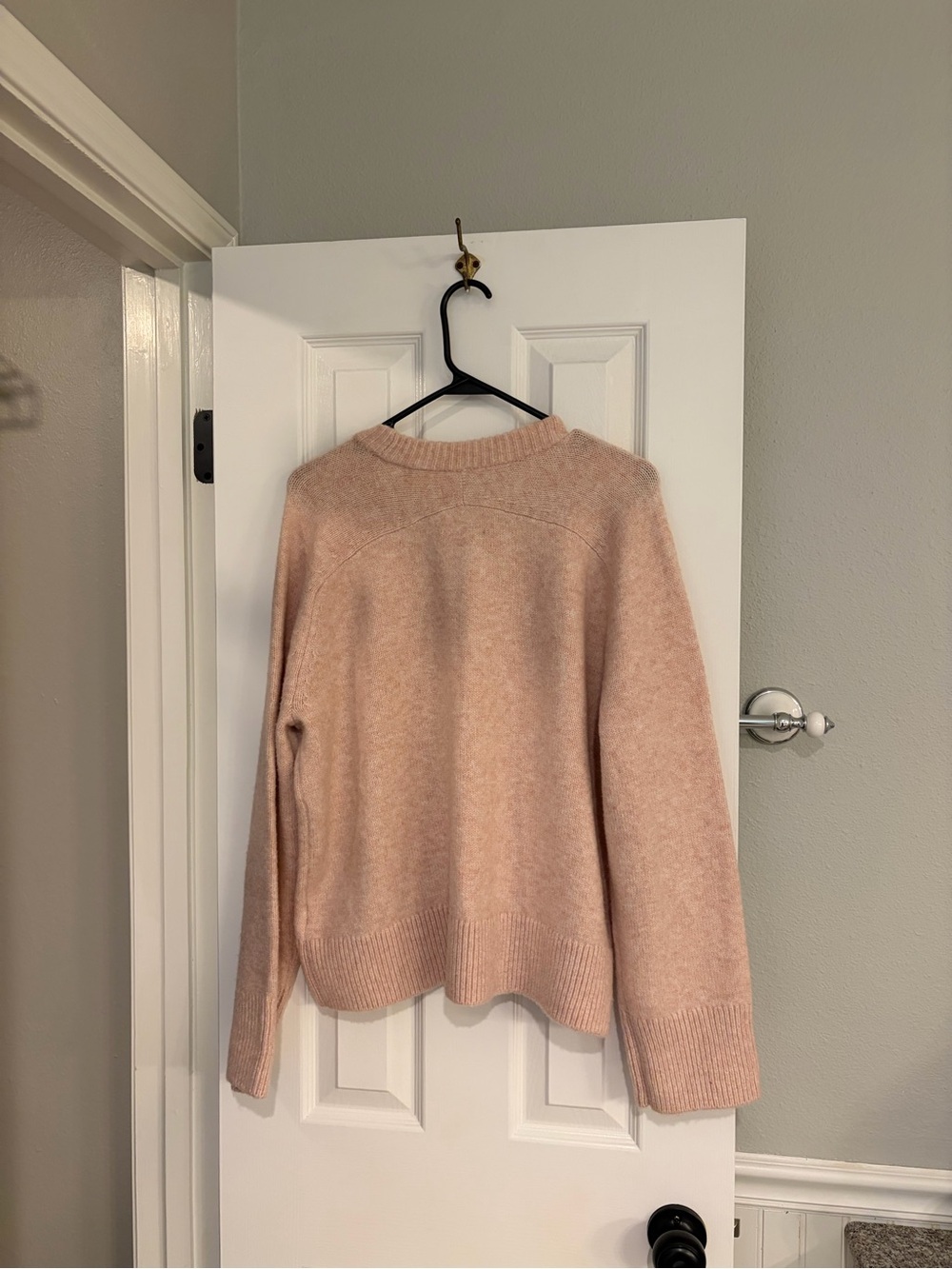 Abercrombie Pink Crewneck Knit Sweater Soft Fuzzy Pullover Medium - Picture 6 of 6
